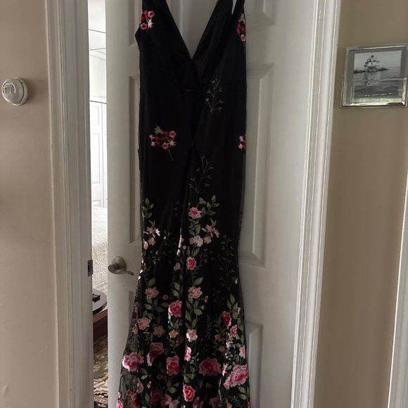 Lulus Soiree Blossom Black Floral Embroidered Mermaid Maxi Dress - Size S - Picture 6 of 11